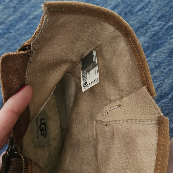 Ugg Layne Boots - Picture 4 of 4